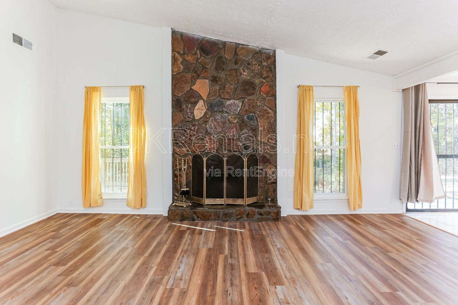 Charming House in Riverdale! property image