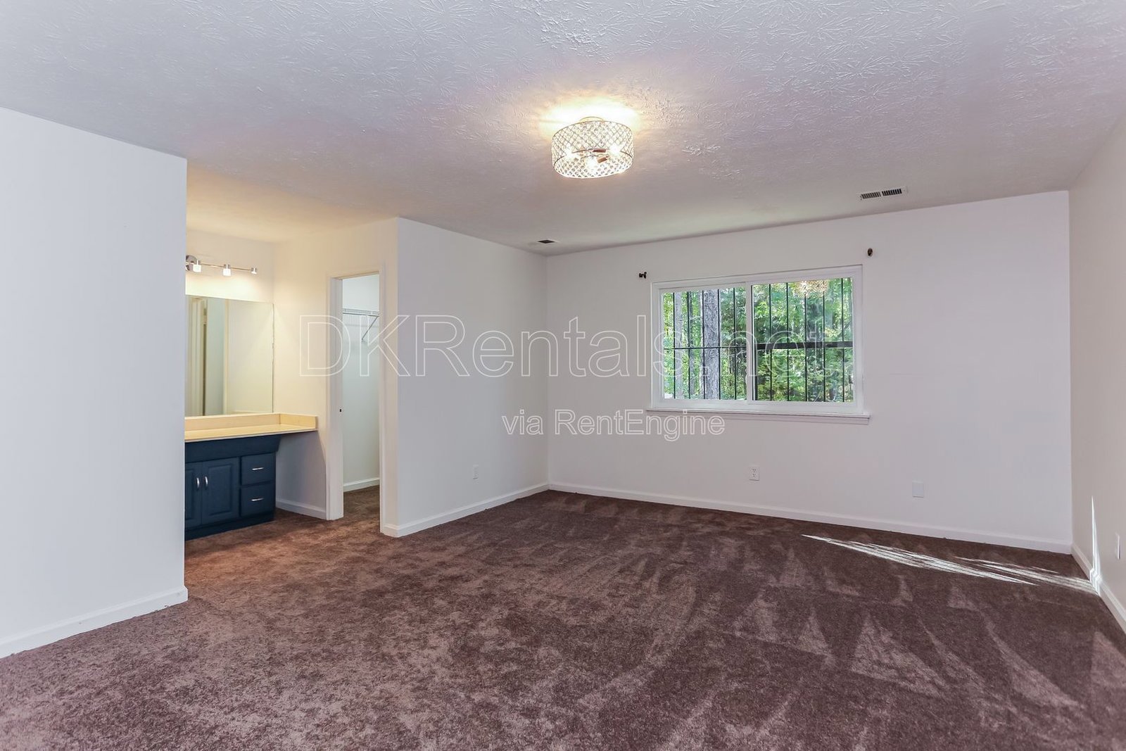 Charming House in Riverdale! property image