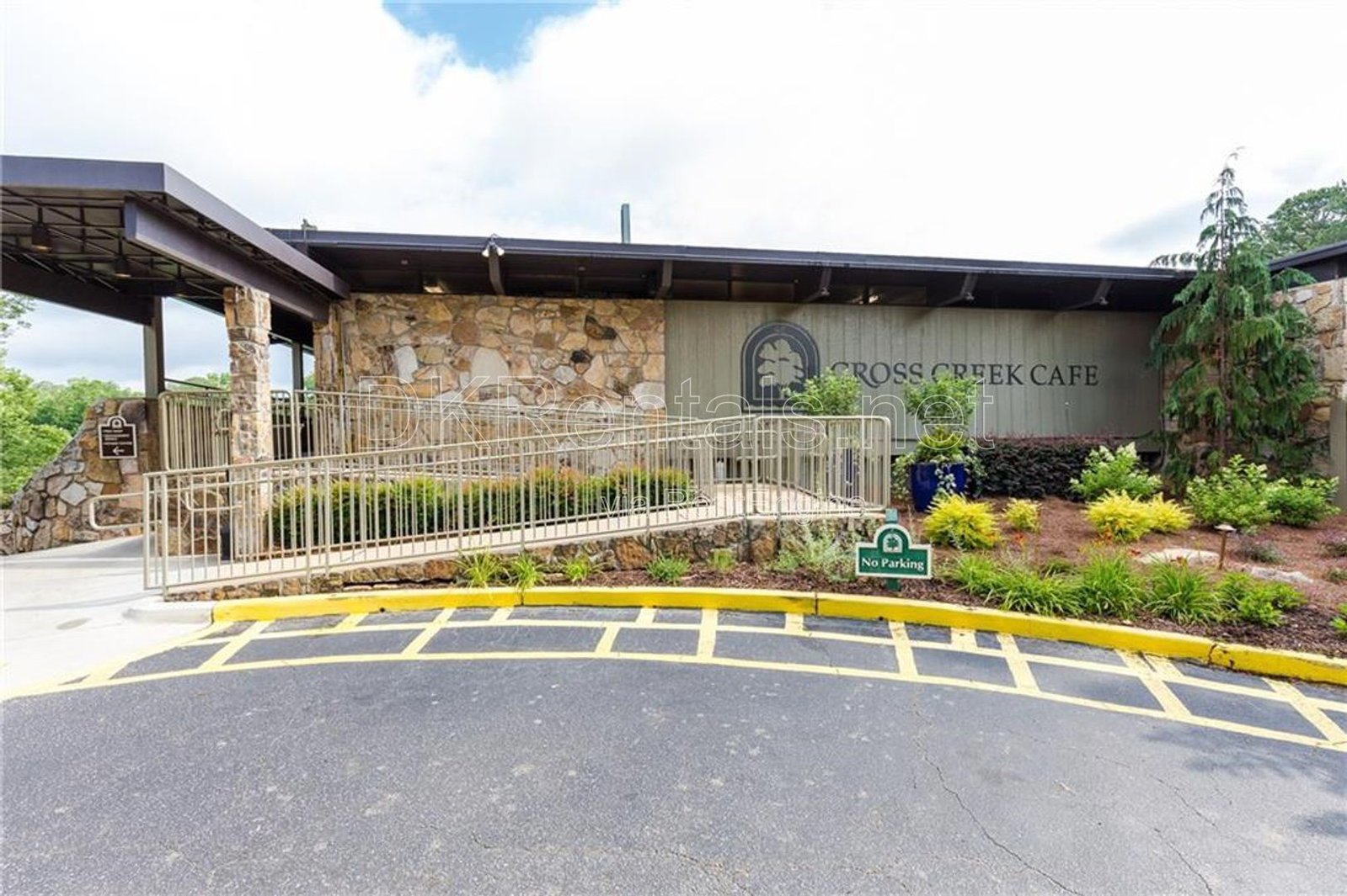 82 Montre Square NW, Atlanta, GA 30327 | Renovated 2BR Condo in Gated Cross Creek property image