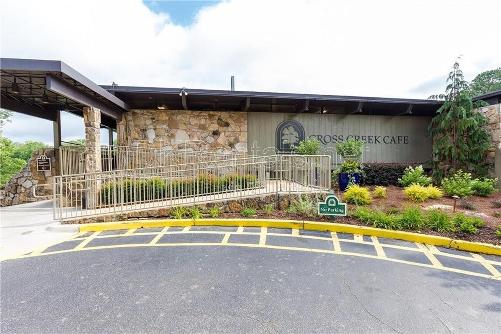82 Montre Square NW, Atlanta, GA 30327 | Renovated 2BR Condo in Gated Cross Creek property image