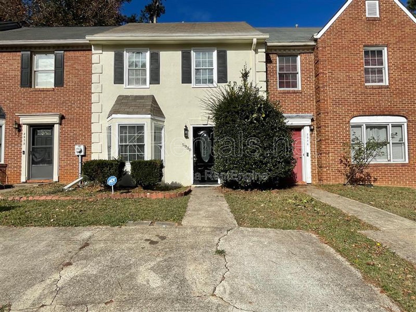 2930 Governors Ct Marietta - You don't want to miss this! property image
