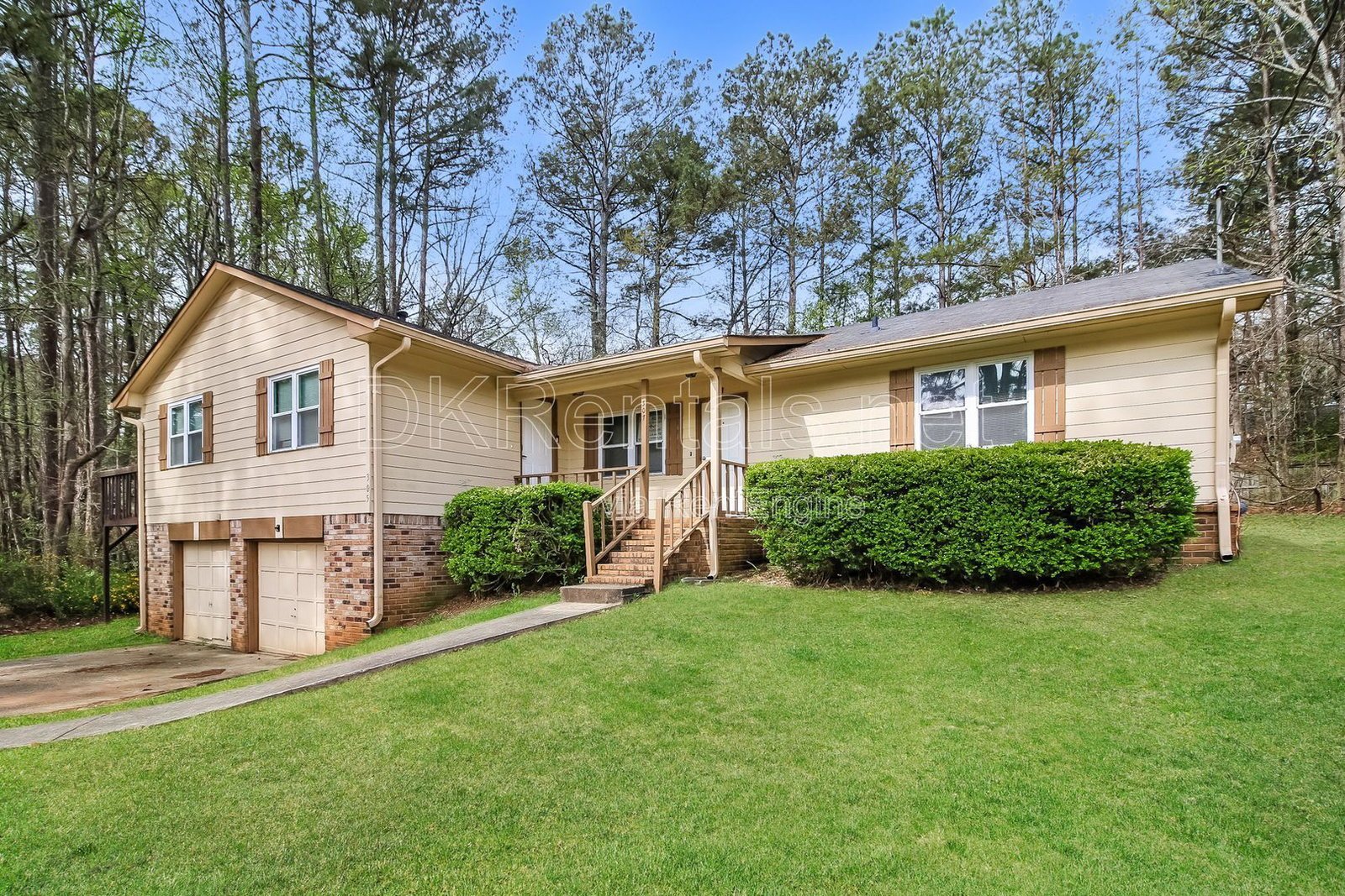 Renovated duplex in Stockbridge! property image