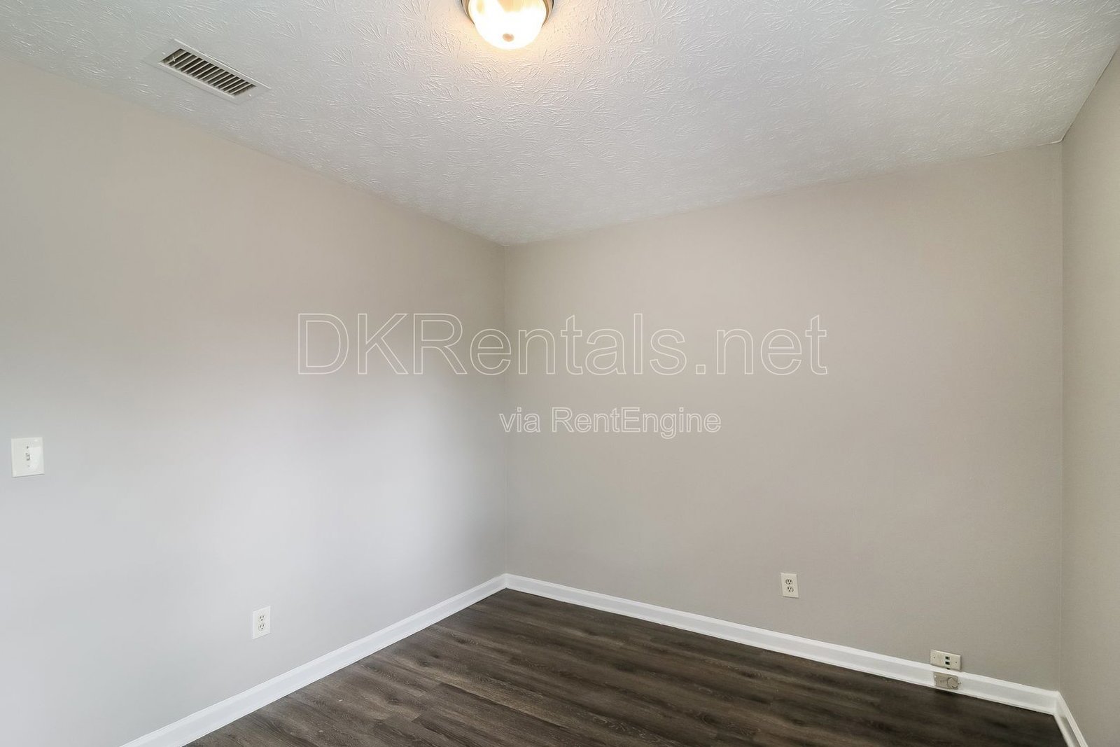 Renovated duplex in Stockbridge! property image