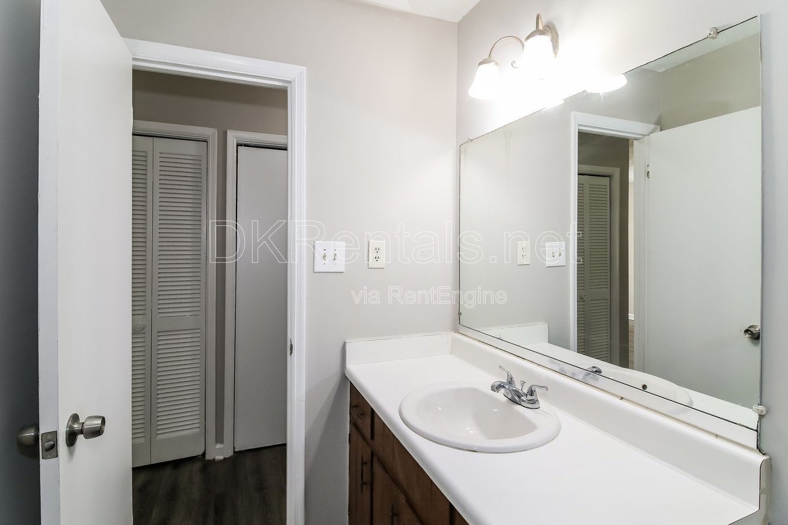 Renovated duplex in Stockbridge! property image