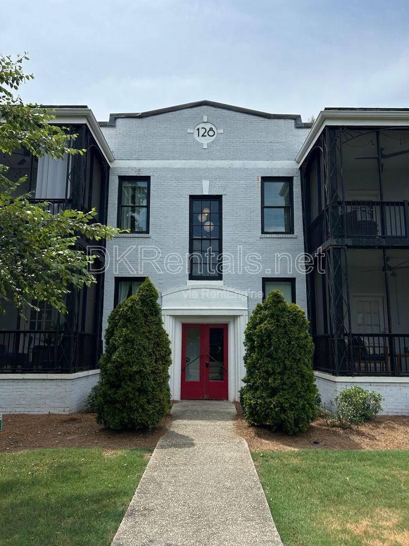 128 Peachtree Memorial Drive NW #4, Atlanta, GA 30309 | Luxury Top-Floor Condo in Brookwood/Buckhead property image