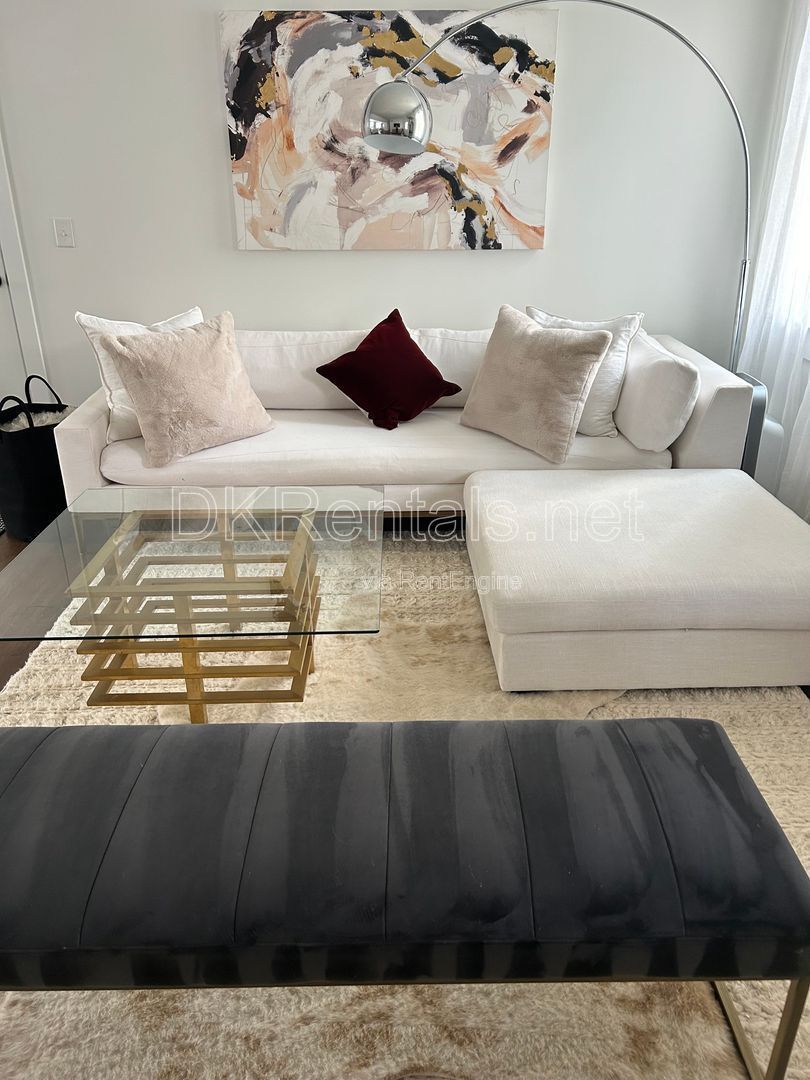 128 Peachtree Memorial Drive NW #4, Atlanta, GA 30309 | Luxury Top-Floor Condo in Brookwood/Buckhead property image