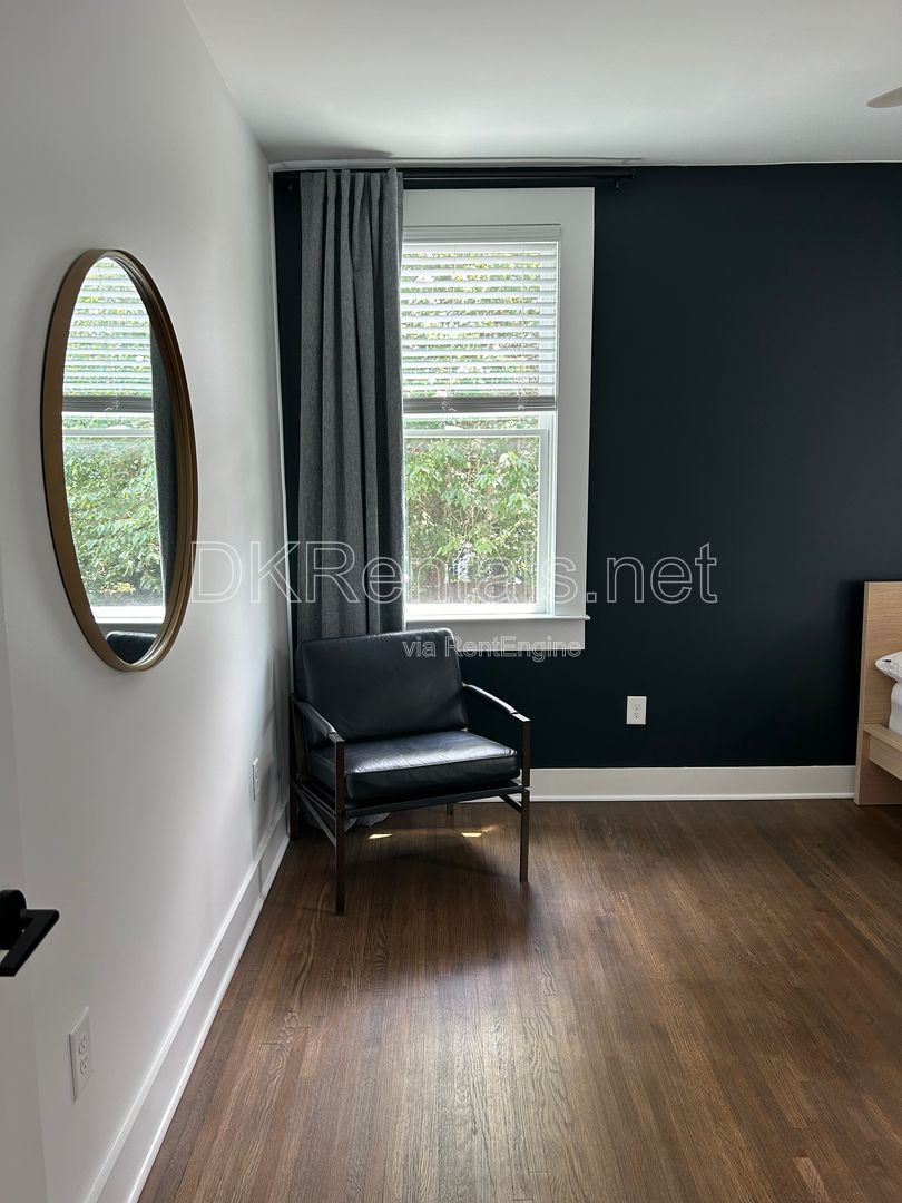 128 Peachtree Memorial Drive NW #4, Atlanta, GA 30309 | Luxury Top-Floor Condo in Brookwood/Buckhead property image