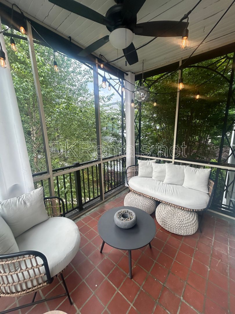 128 Peachtree Memorial Drive NW #4, Atlanta, GA 30309 | Luxury Top-Floor Condo in Brookwood/Buckhead property image