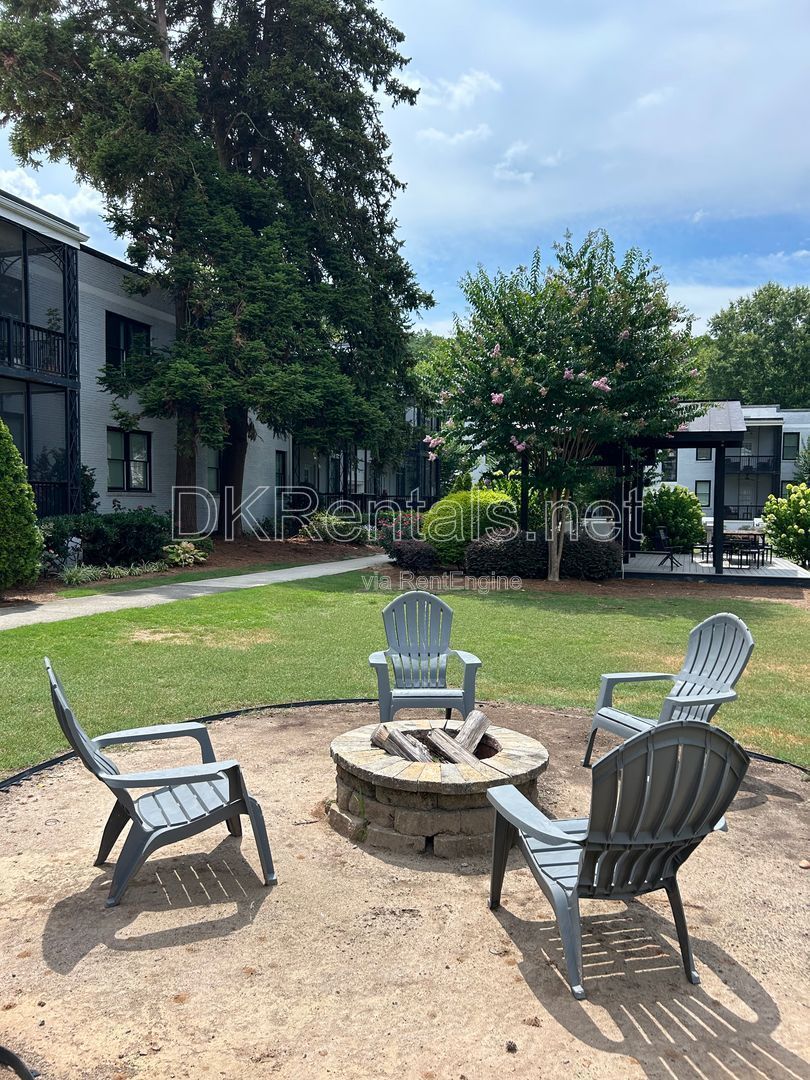 128 Peachtree Memorial Drive NW #4, Atlanta, GA 30309 | Luxury Top-Floor Condo in Brookwood/Buckhead property image