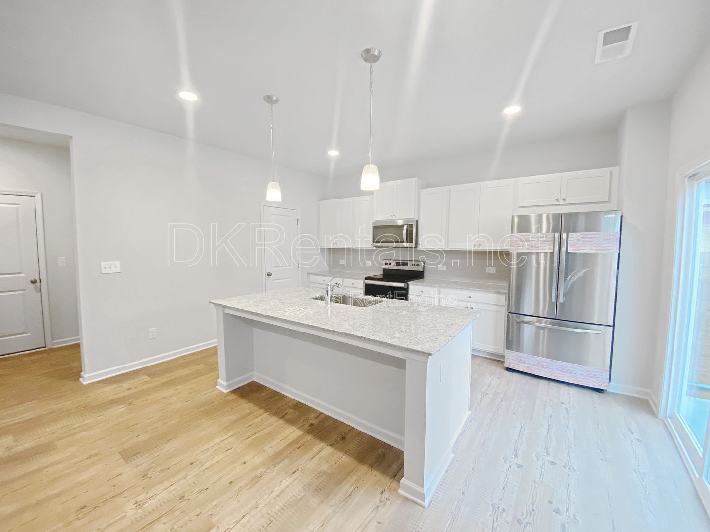 Modern home in the desirable Dawsonville, GA! property image