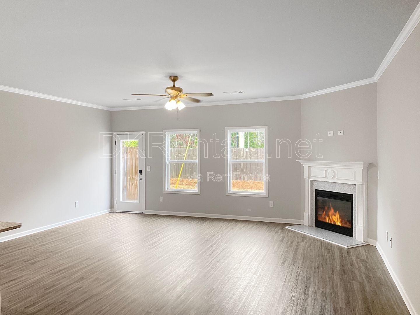 Stylish 3-Bedroom Townhouse with community pool access! property image