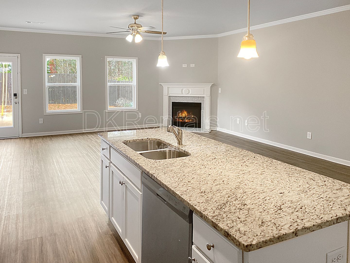 Stylish 3-Bedroom Townhouse with community pool access! property image