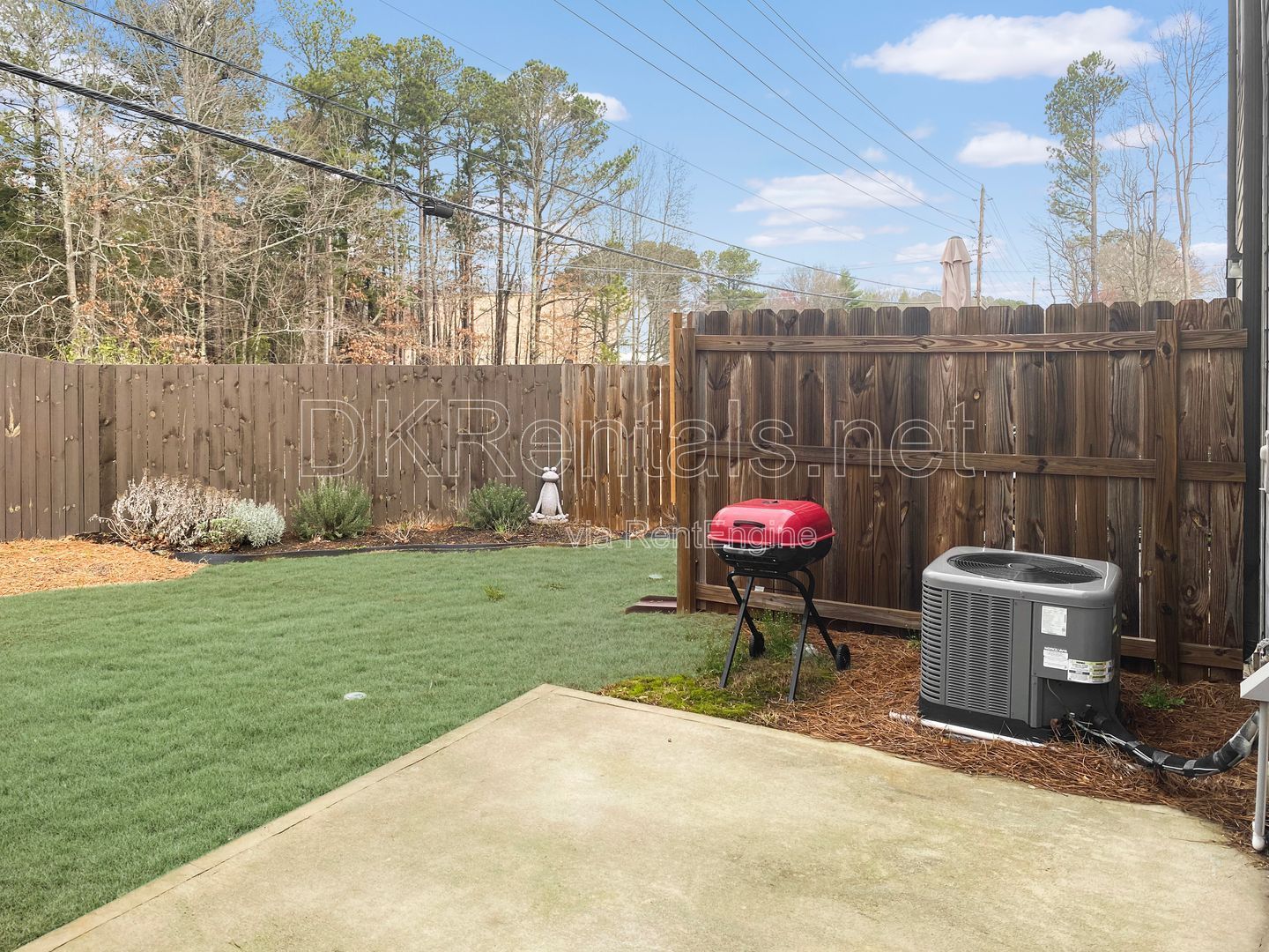 Stylish 3-Bedroom Townhouse with community pool access! property image