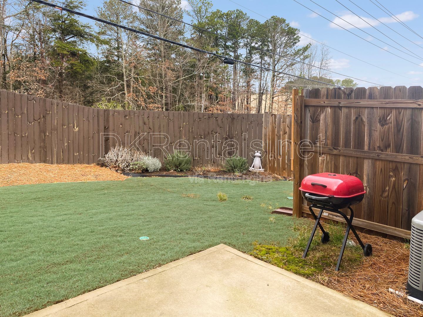Stylish 3-Bedroom Townhouse with community pool access! property image