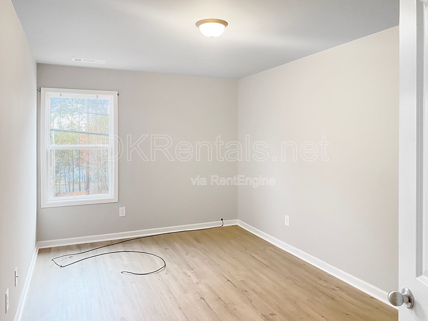 Stylish 3-Bedroom Townhouse with community pool access! property image