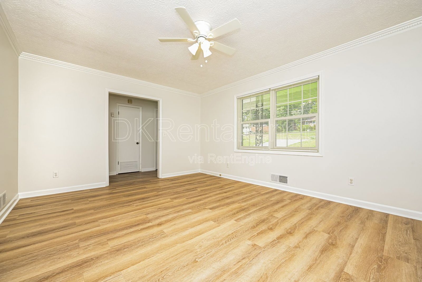 2807 Hickory Ln,  Snellville, GA 30078 property image