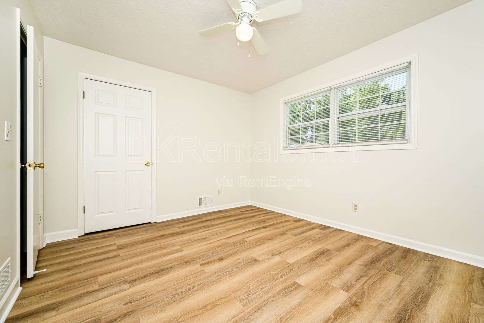 2807 Hickory Ln,  Snellville, GA 30078 property image