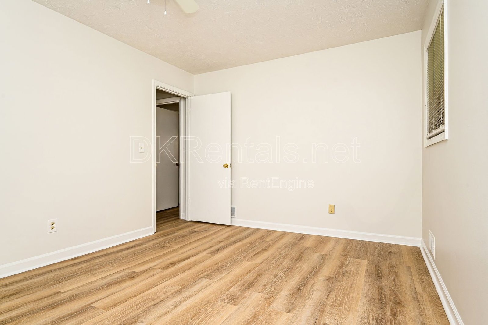 2807 Hickory Ln,  Snellville, GA 30078 property image