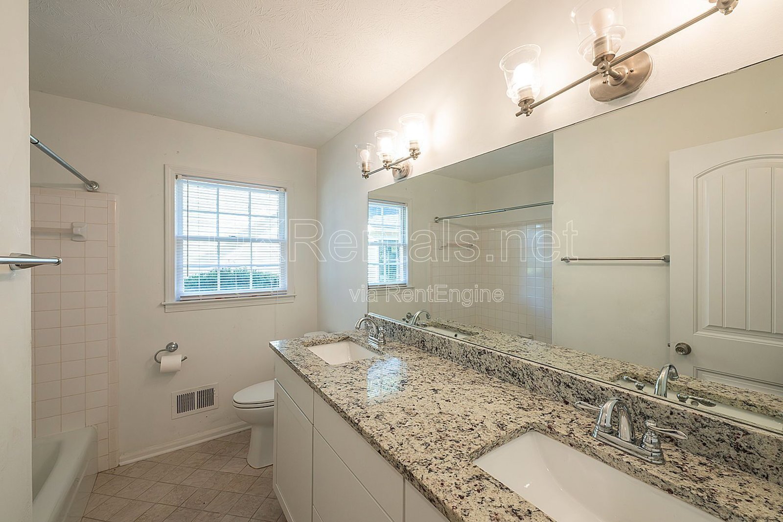 Renovated house in Alpharetta cu-de-sac property image