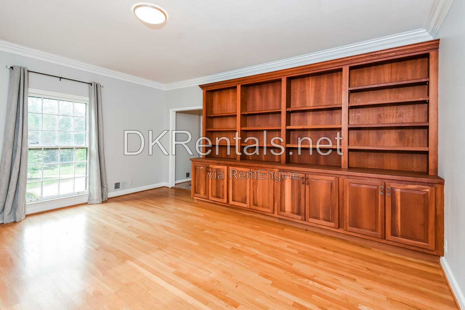 Charming 4-bedroom with ample outdoor space! property image