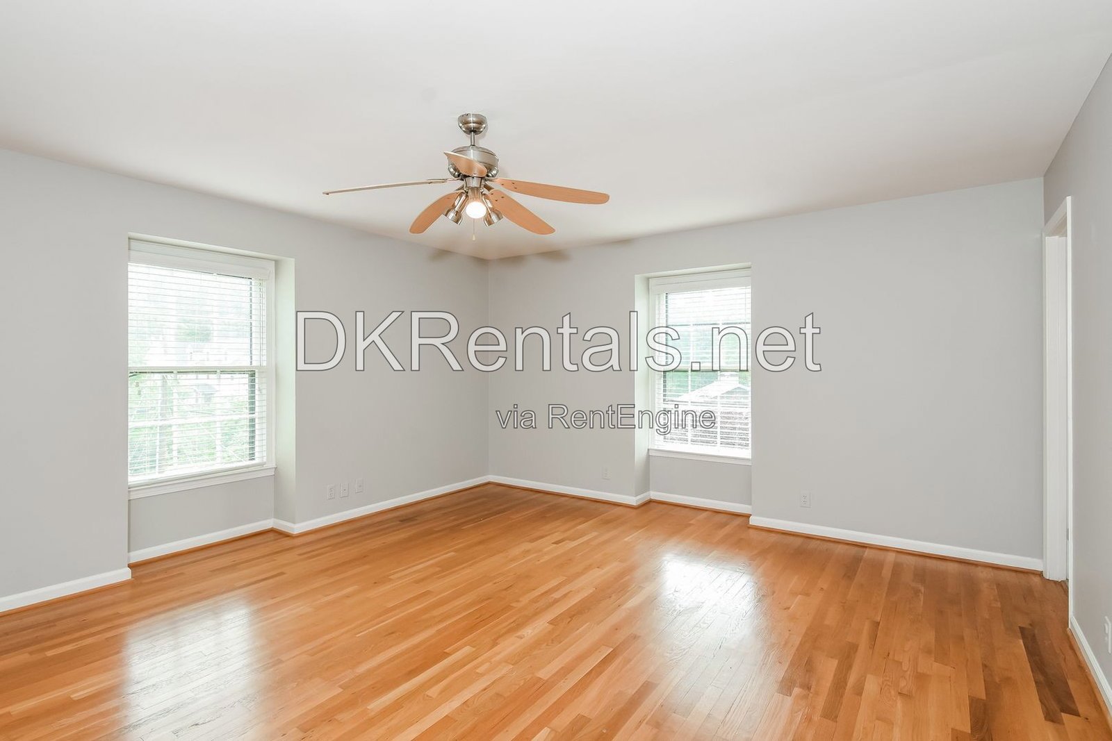 Charming 4-bedroom with ample outdoor space! property image