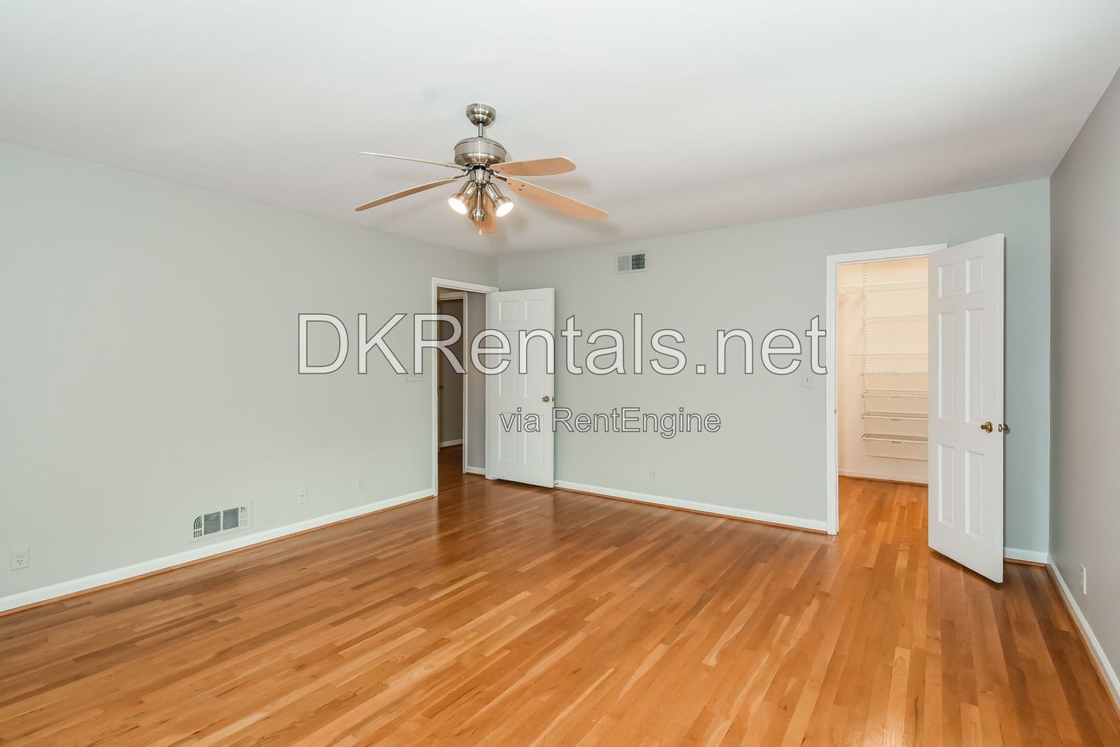 Charming 4-bedroom with ample outdoor space! property image