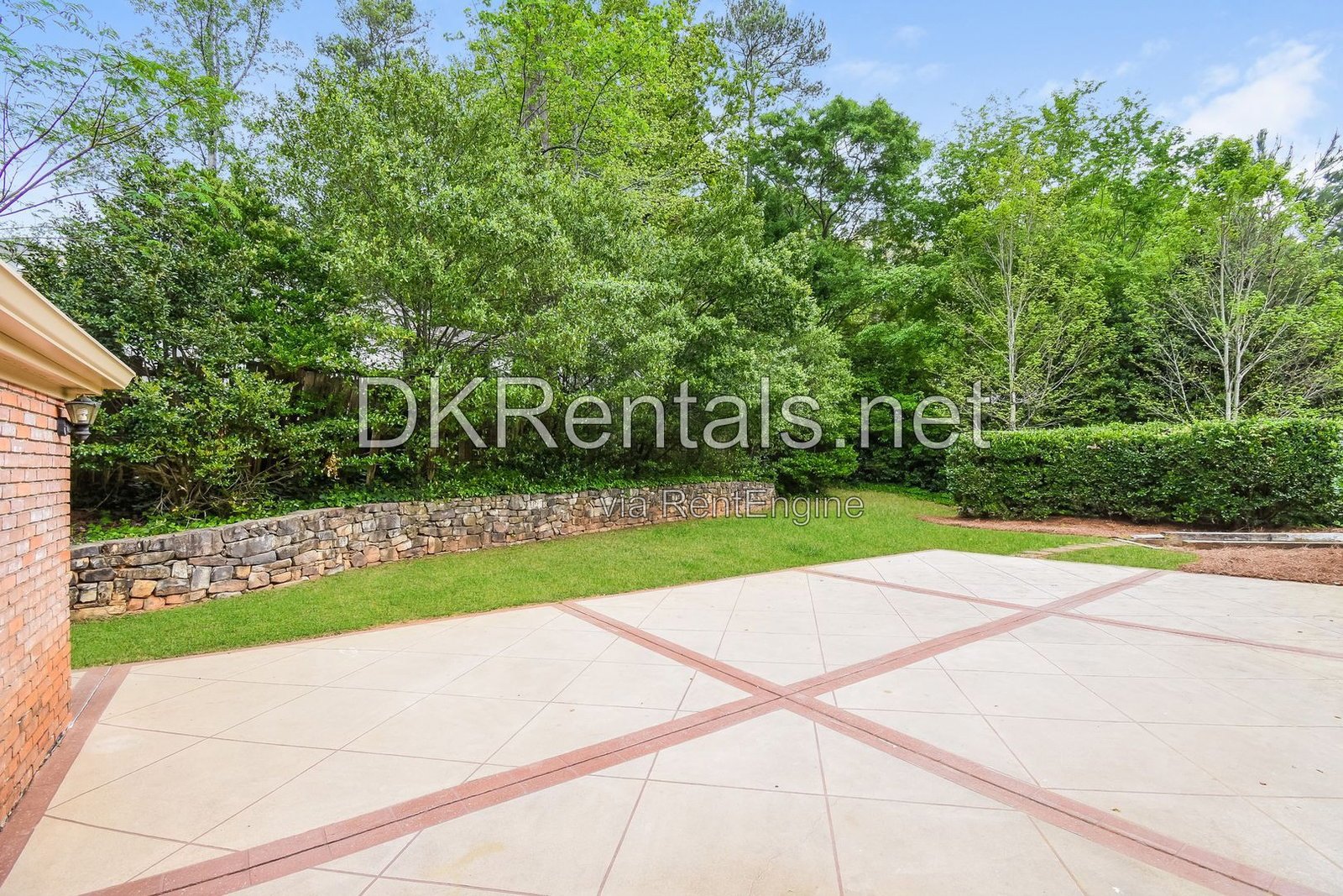 Charming 4-bedroom with ample outdoor space! property image