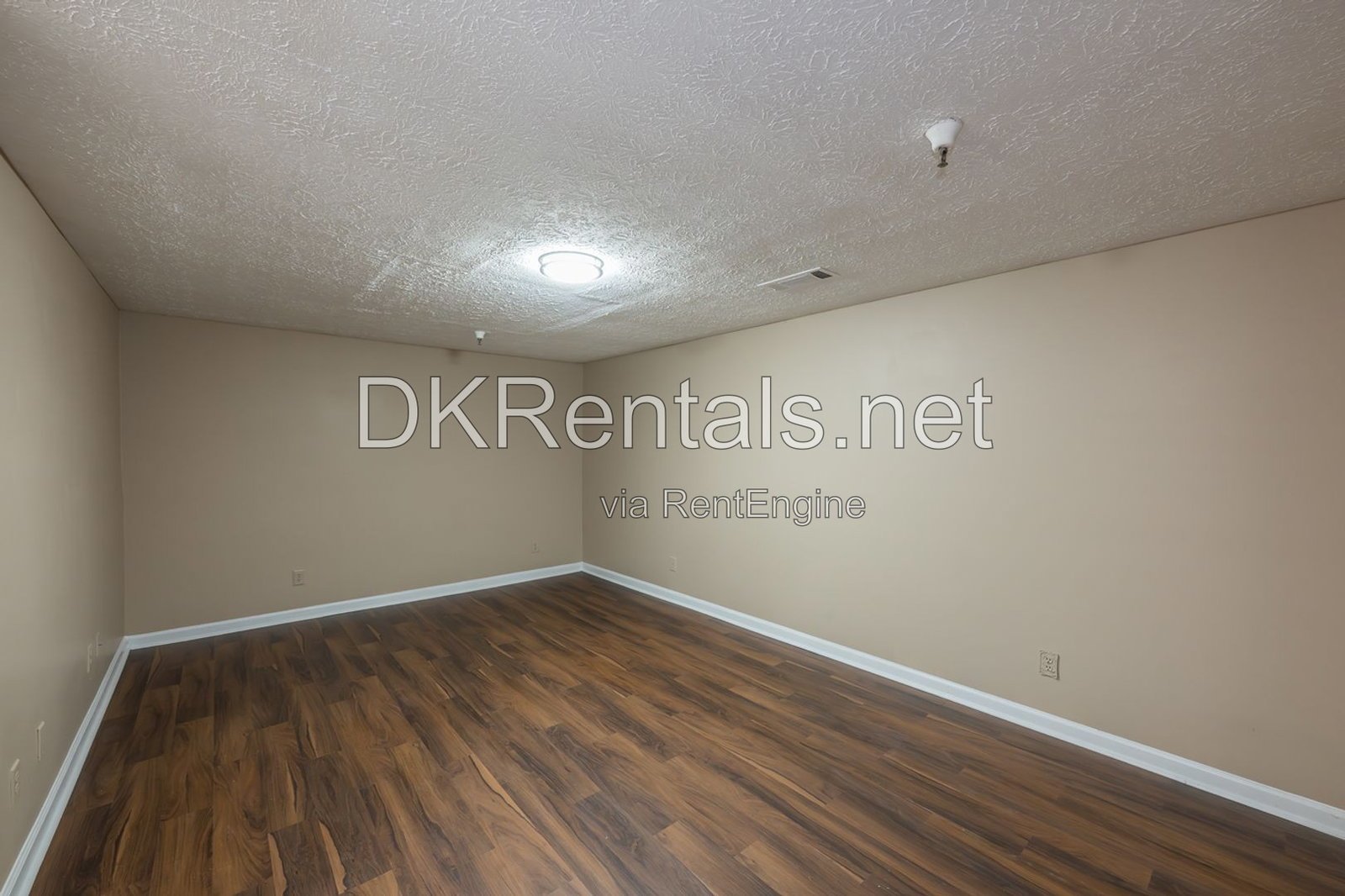 Charming 1-bedroom apartment in Canton! property image