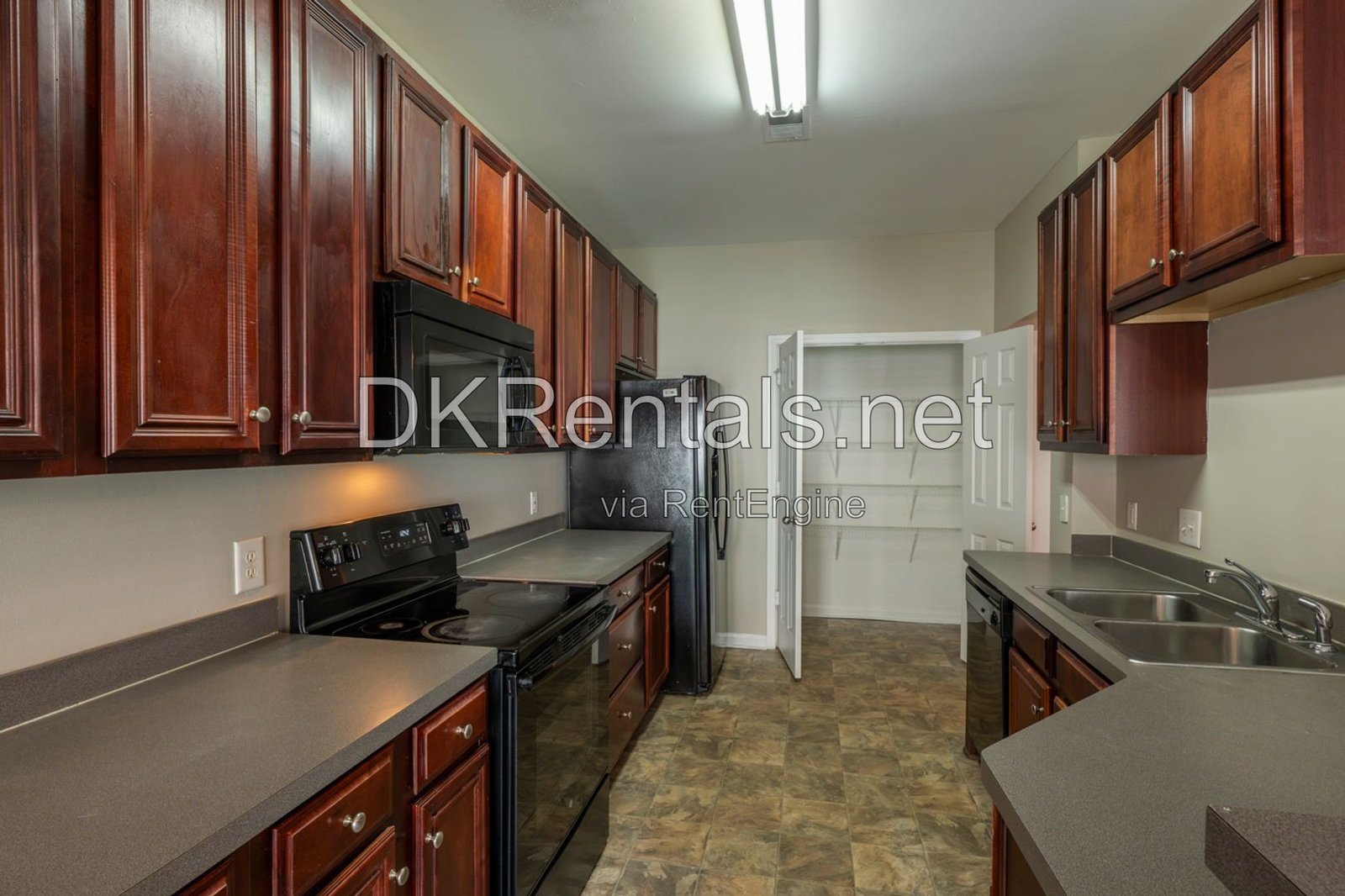 South Atlanta Townhome in Gated Community property image
