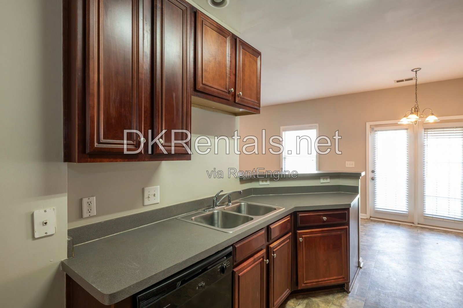 South Atlanta Townhome in Gated Community property image