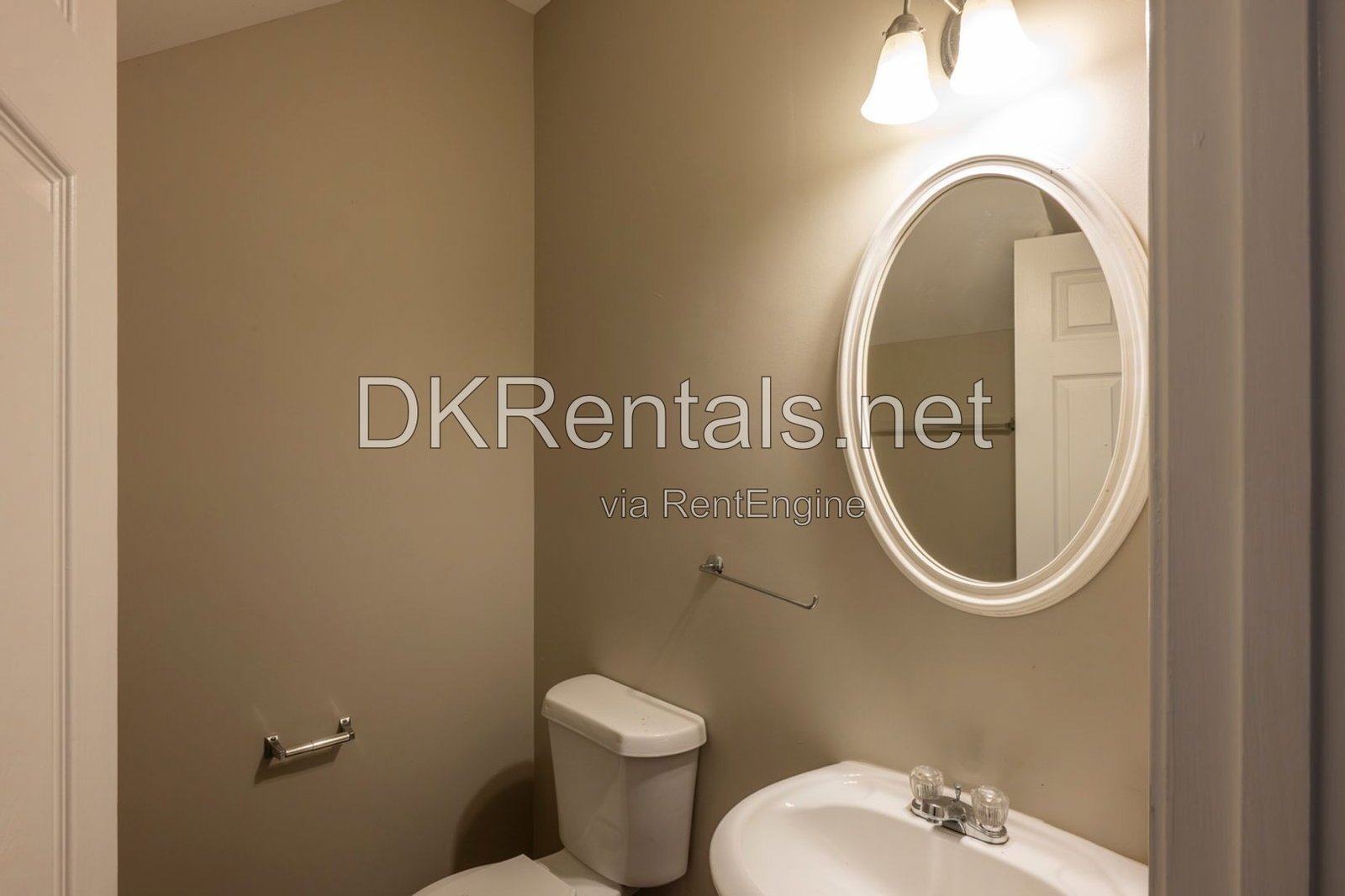South Atlanta Townhome in Gated Community property image