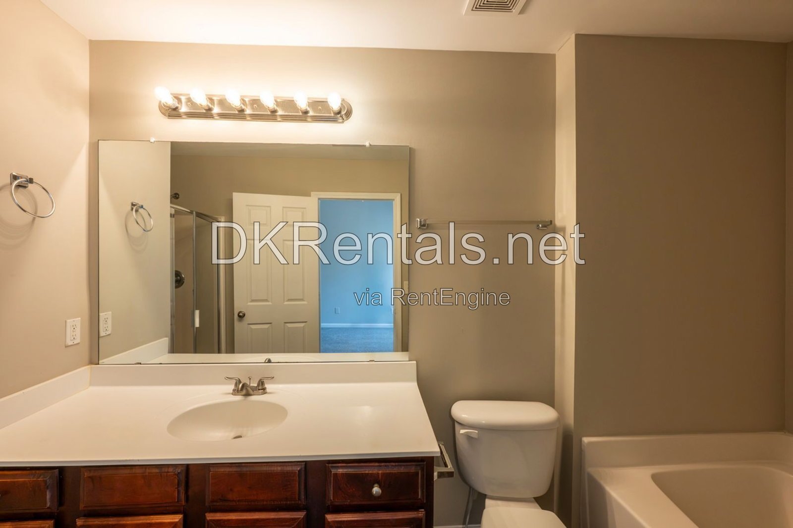 South Atlanta Townhome in Gated Community property image