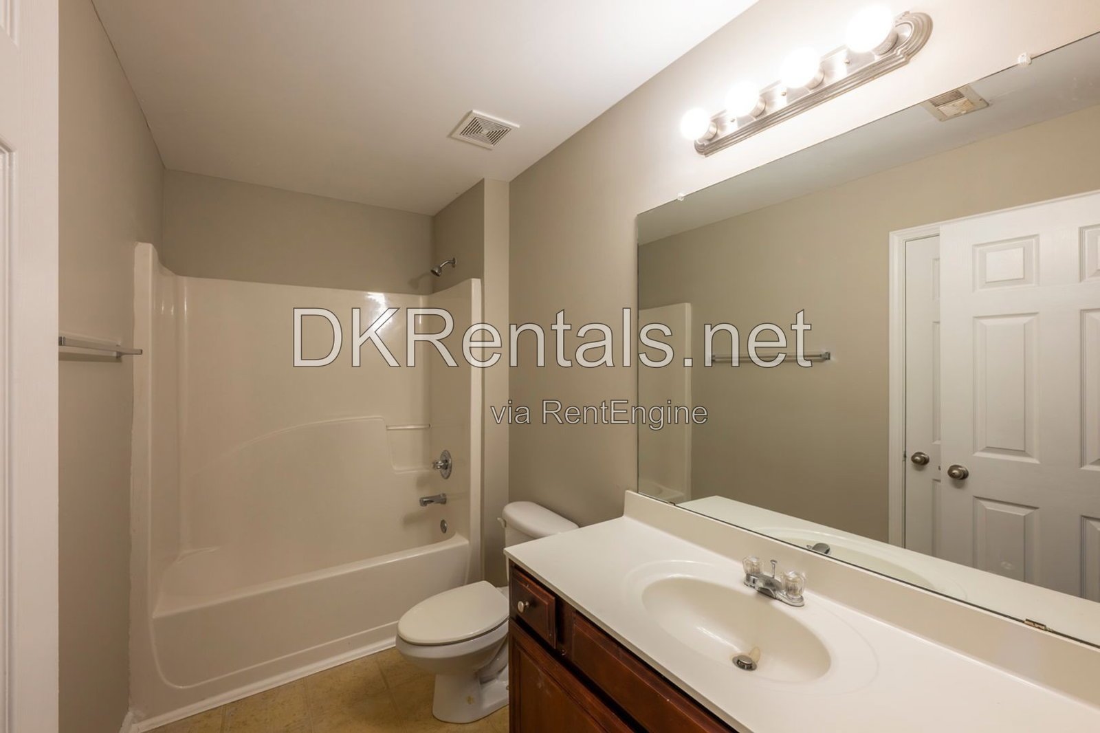 South Atlanta Townhome in Gated Community property image