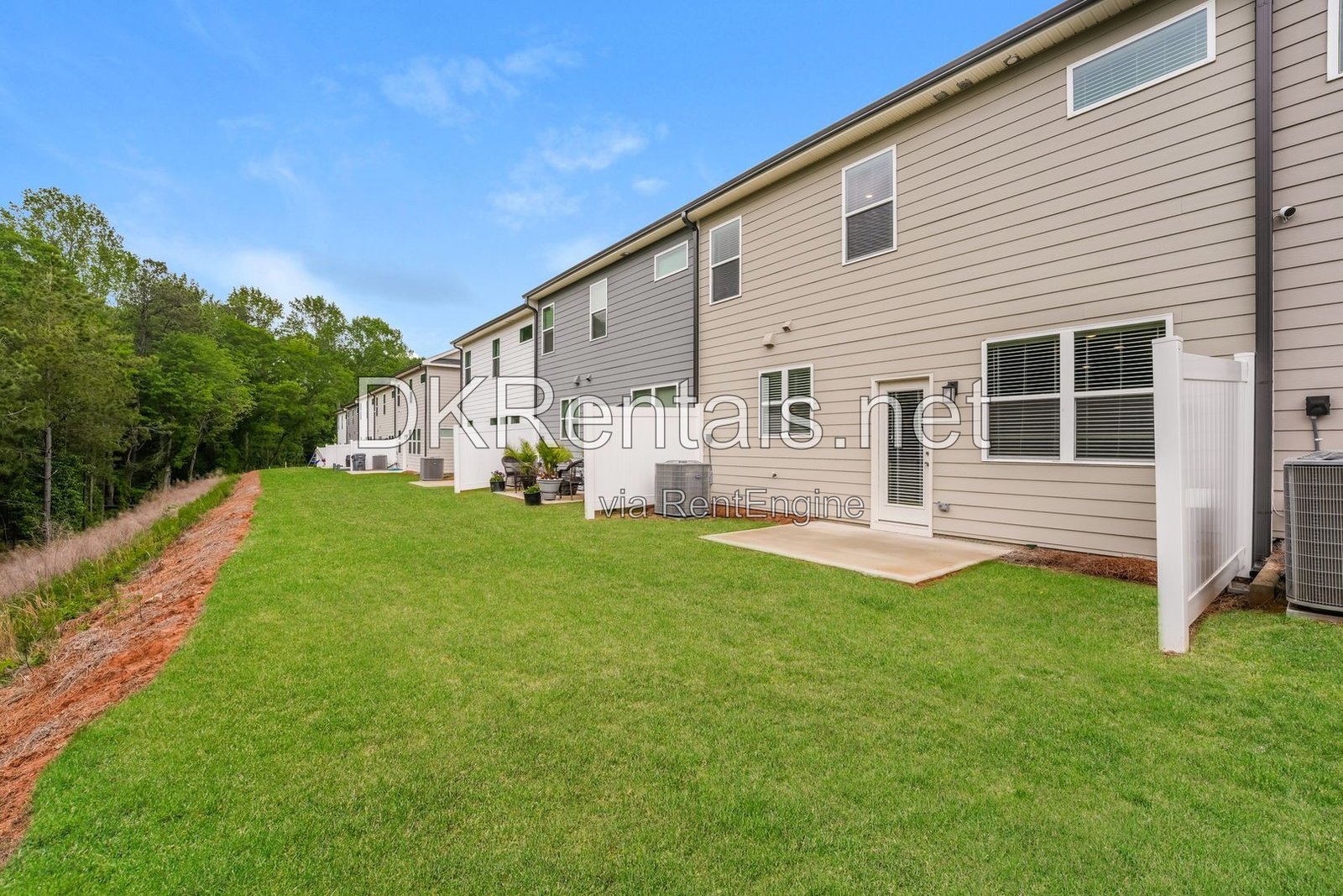 1141 Point Place Dr Loganville, GA 30052 property image