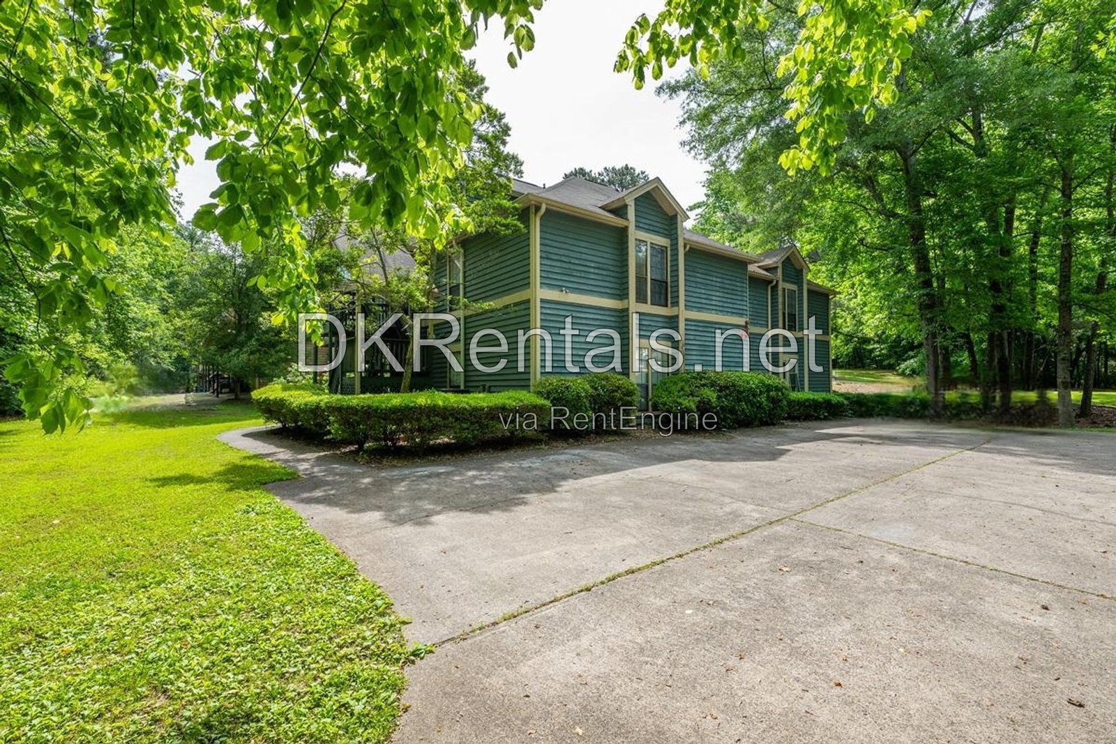 Cozy and confortable condo in Alpharetta! property image