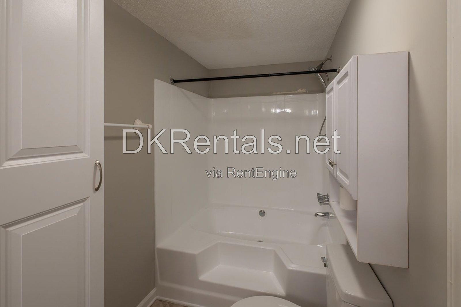 Cozy and confortable condo in Alpharetta! property image