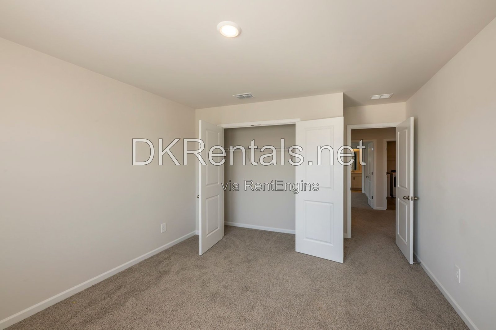 327 Valley Oak Drive property image