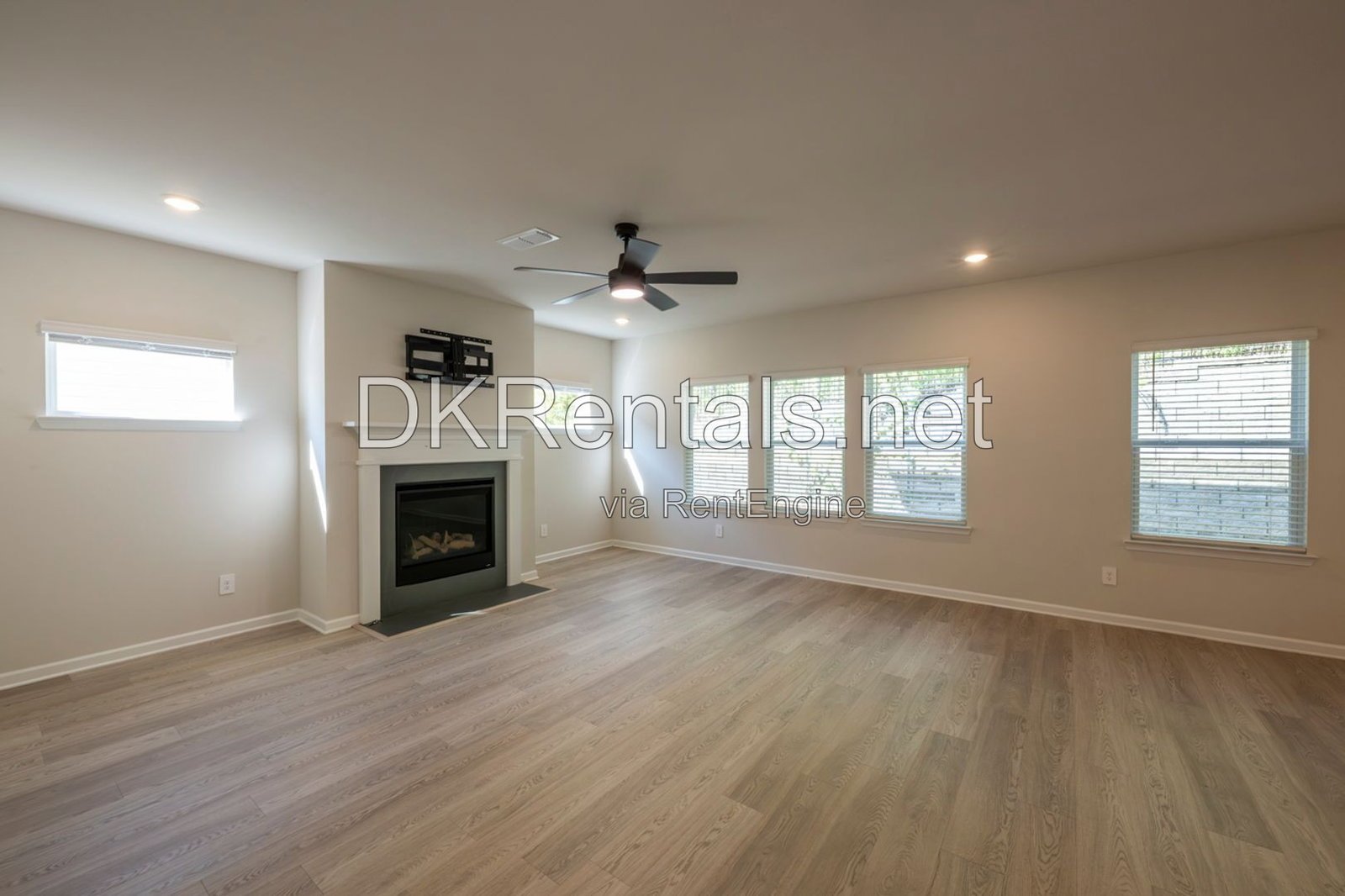 327 Valley Oak Drive property image