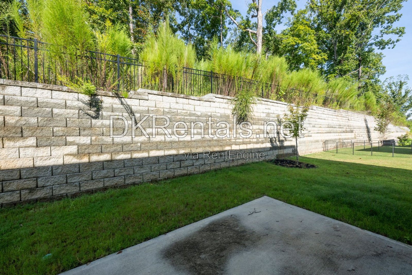 327 Valley Oak Drive property image