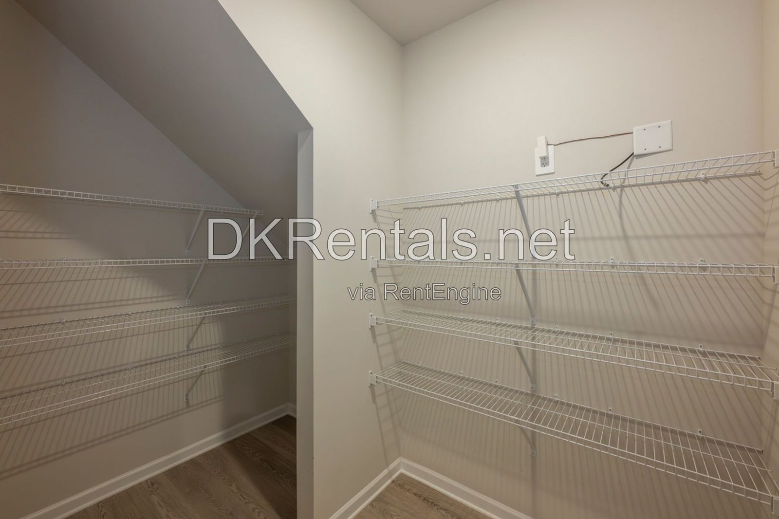 327 Valley Oak Drive property image