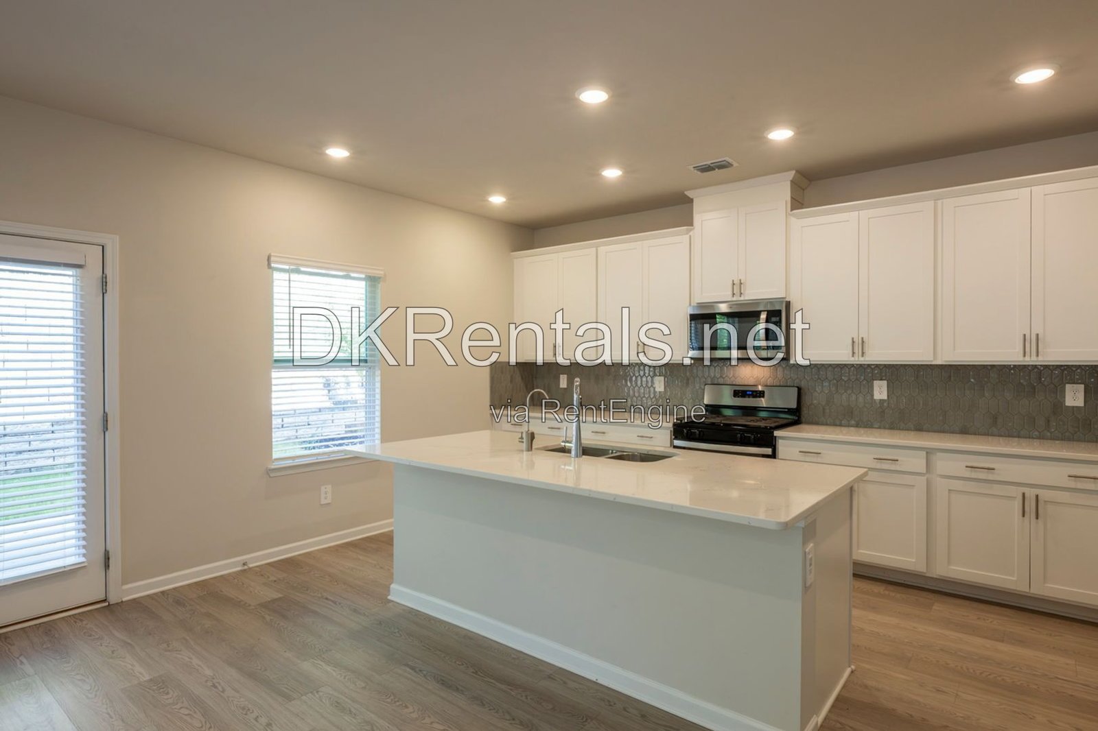 327 Valley Oak Drive property image