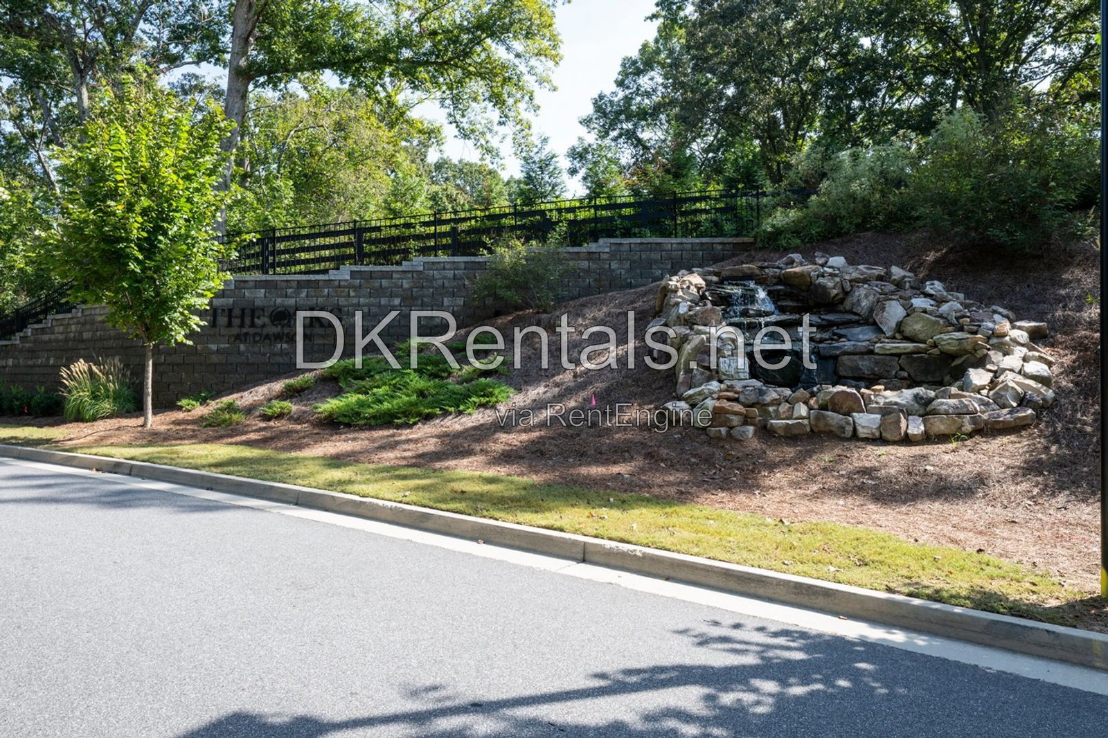 327 Valley Oak Drive property image