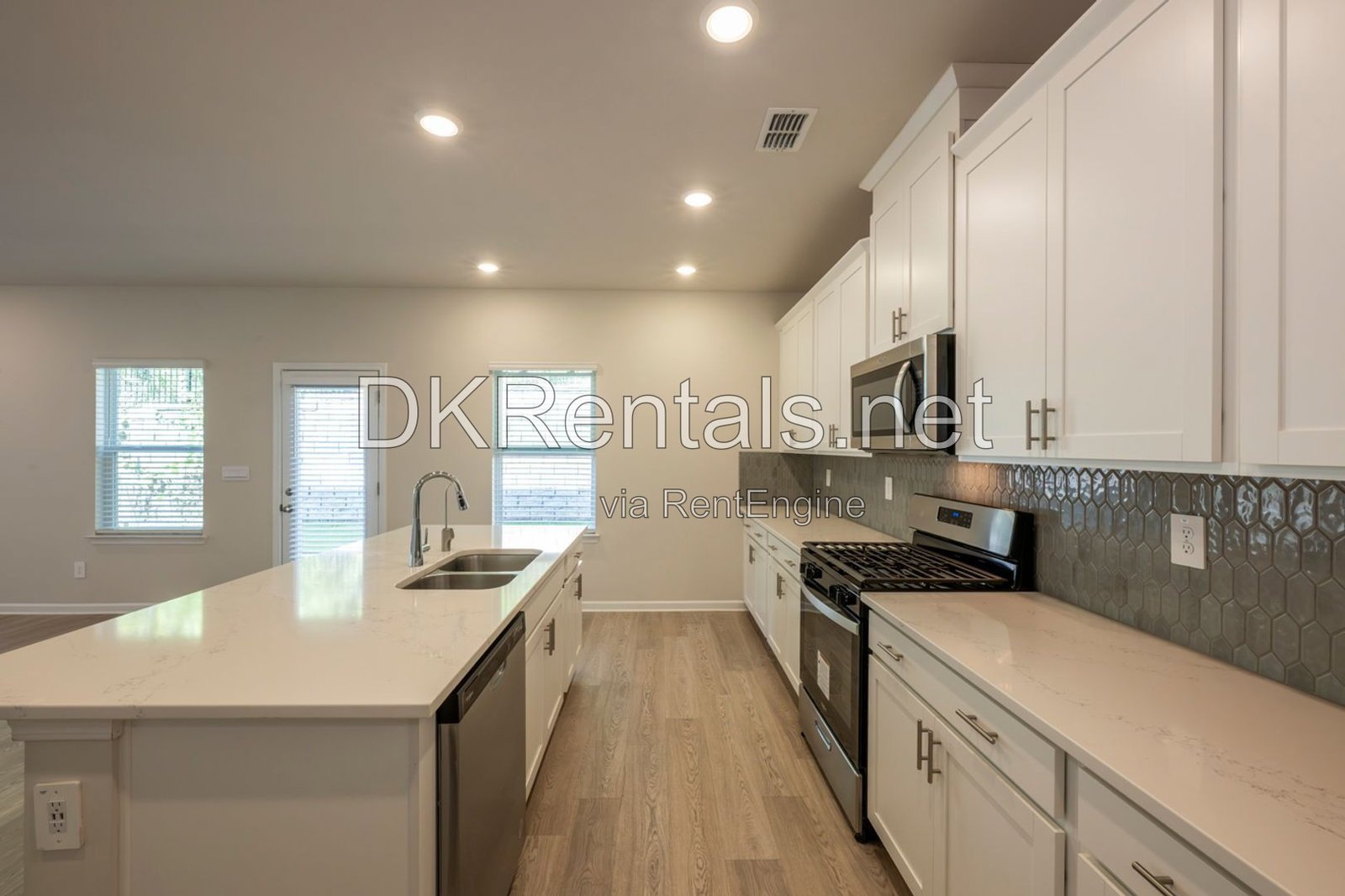 327 Valley Oak Drive property image