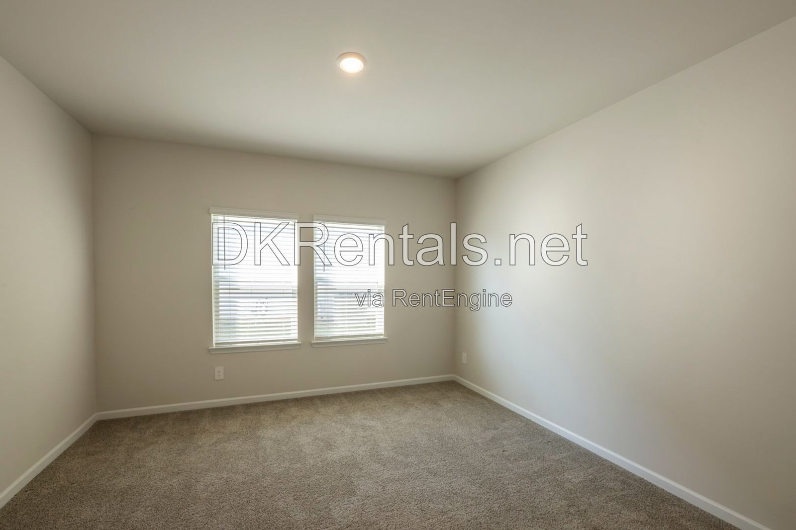 327 Valley Oak Drive property image