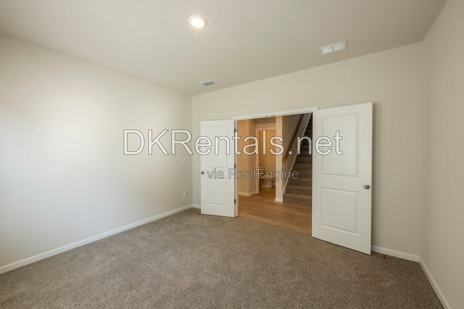 327 Valley Oak Drive property image