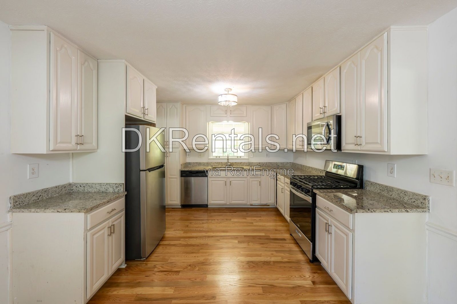 Renovated house in Alpharetta cu-de-sac property image