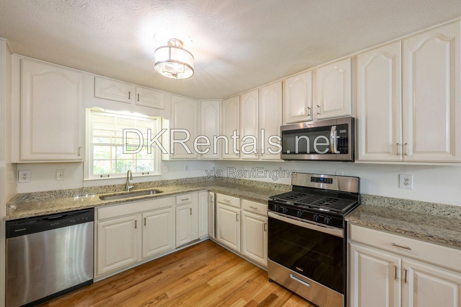 Renovated house in Alpharetta cu-de-sac property image