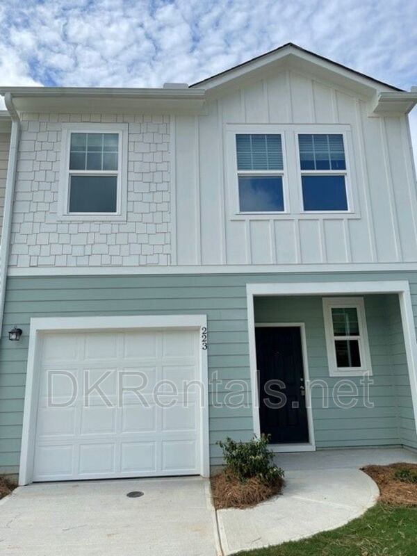 End unit Townhouse! property image